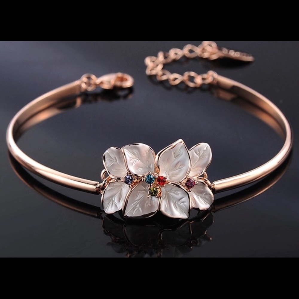 🆕 Flower Bracelets With Genuine Austrian Crystal