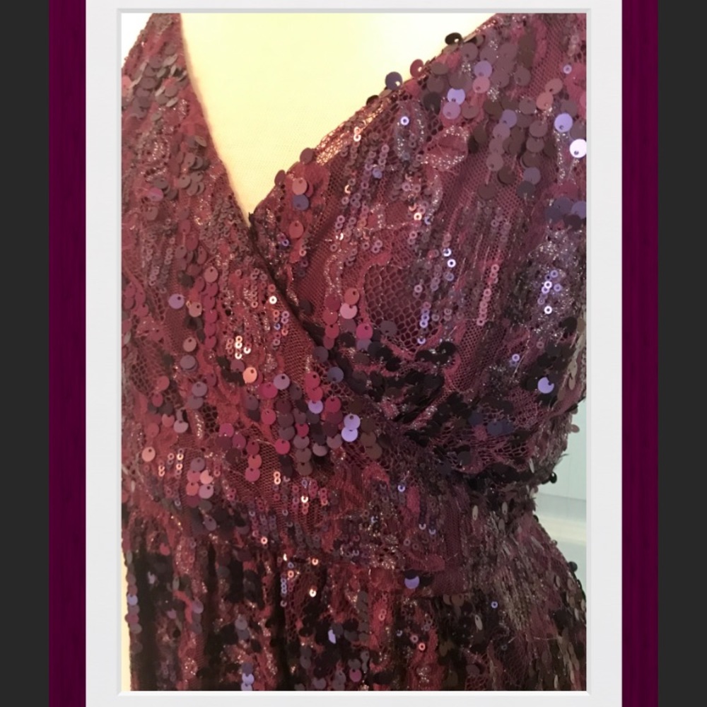 Express dress - Picture 2 of 2