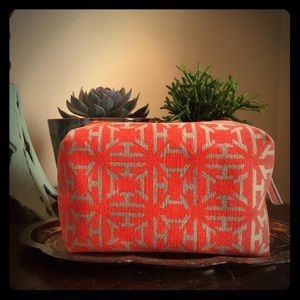 India Hicks makeup bag