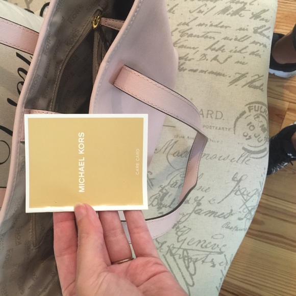 Michael kors ballet pink handbag - Picture 3 of 6