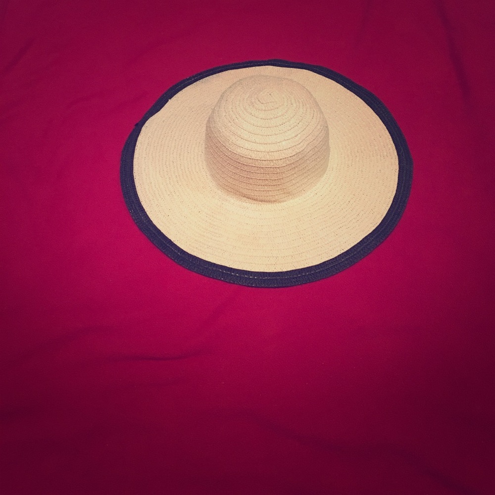Floppy hat