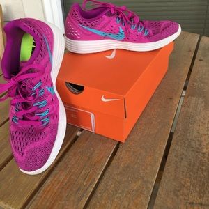 NIKE LUNAR TRAINER 7.5