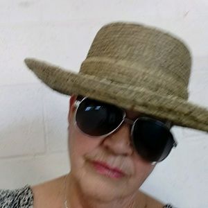 Meet your Posher, Ramona