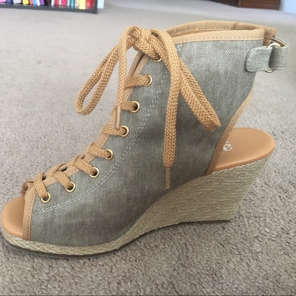 a.n.a Wedge Heel Sandals BRAND NEW - Picture 2 of 5
