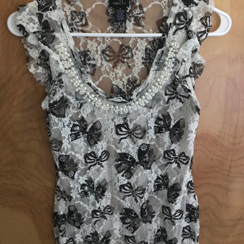 Rue 21 lace short sleeve blouse