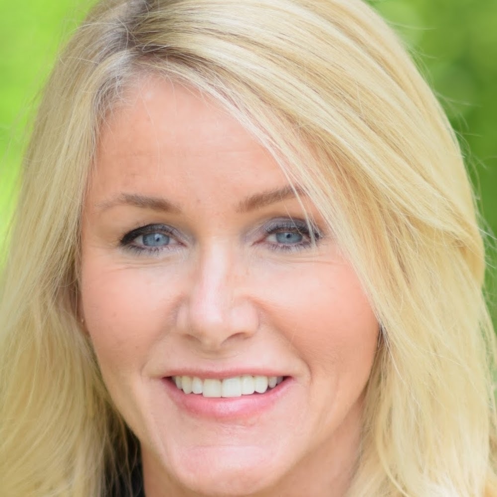 Meet your Posher, Christine - Picture 1 of 1