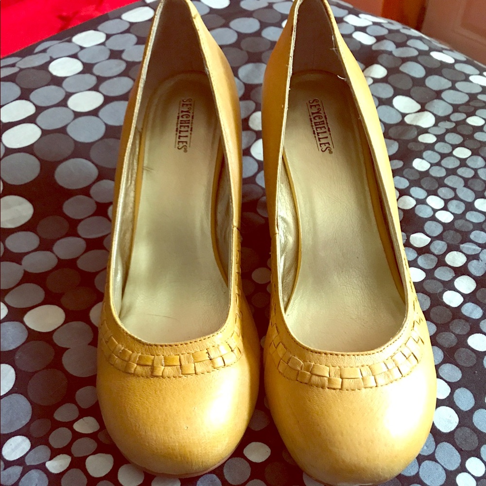Seychelles Wedge, Mustard Yellow