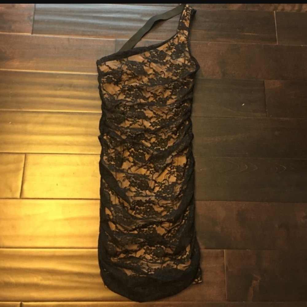 Forever 21 one shoulder black lace dress