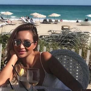 Meet your Posher, Hang