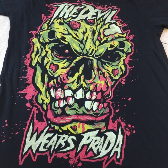 The Devil Wears Prada Extra Soft Tee - Picture 2 of 6