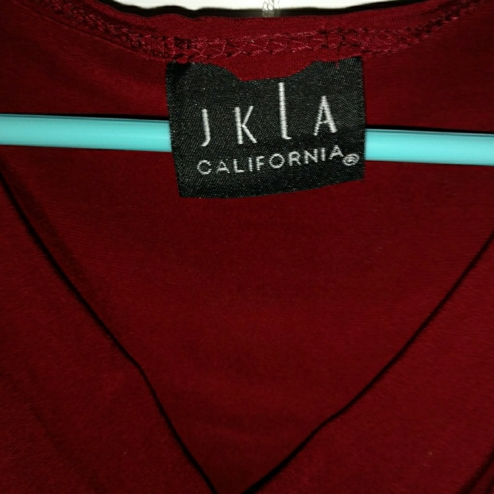 Red camisole 💕 - Picture 3 of 3