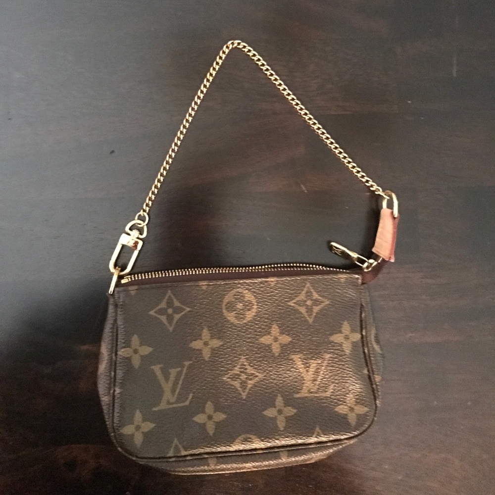 AUTHENTIC Louis Vuitton wristlet