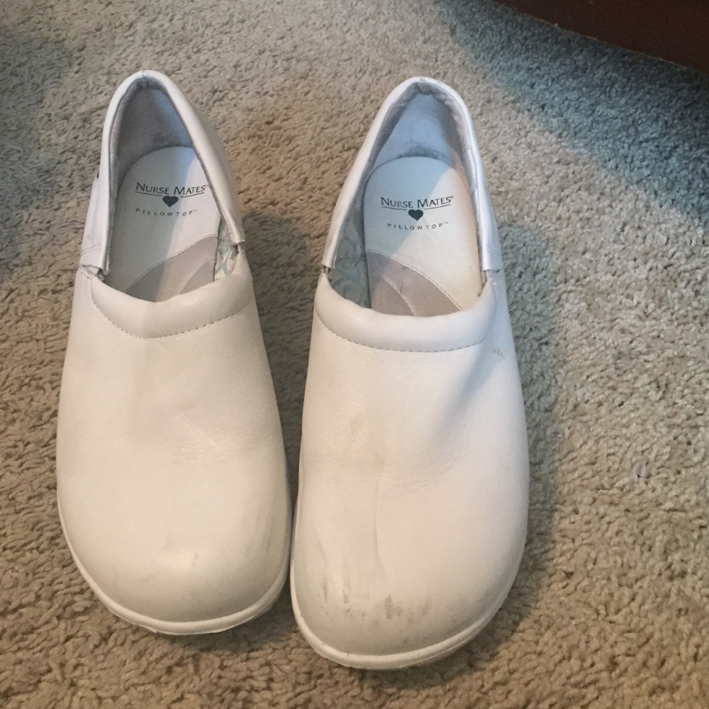Nursing shoes