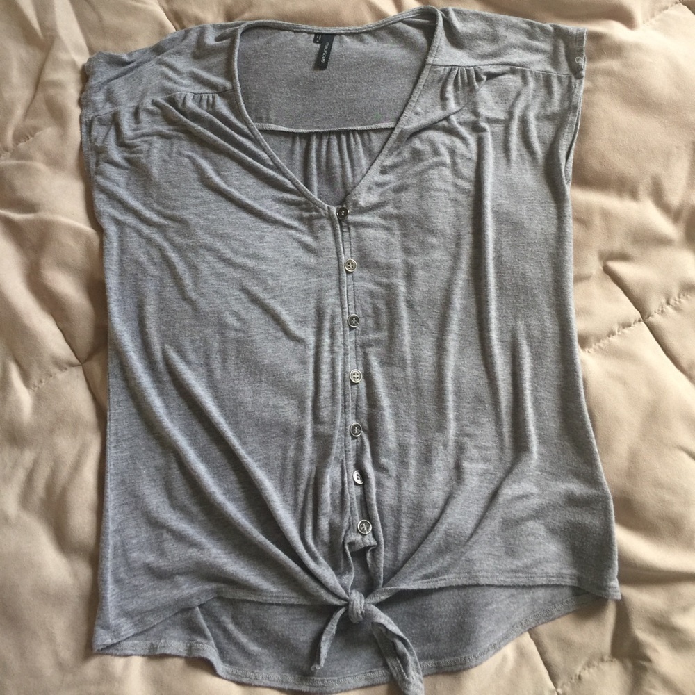 Small gray top