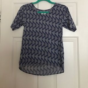 Blue blouse with a triangle pattern