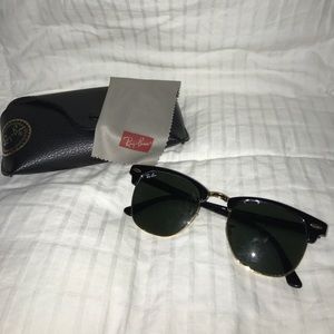 All black club master ray bans with case