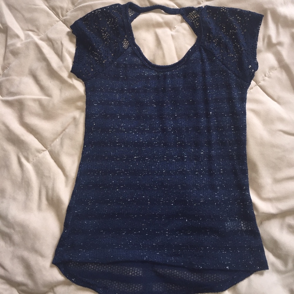 Blue Maurice's top