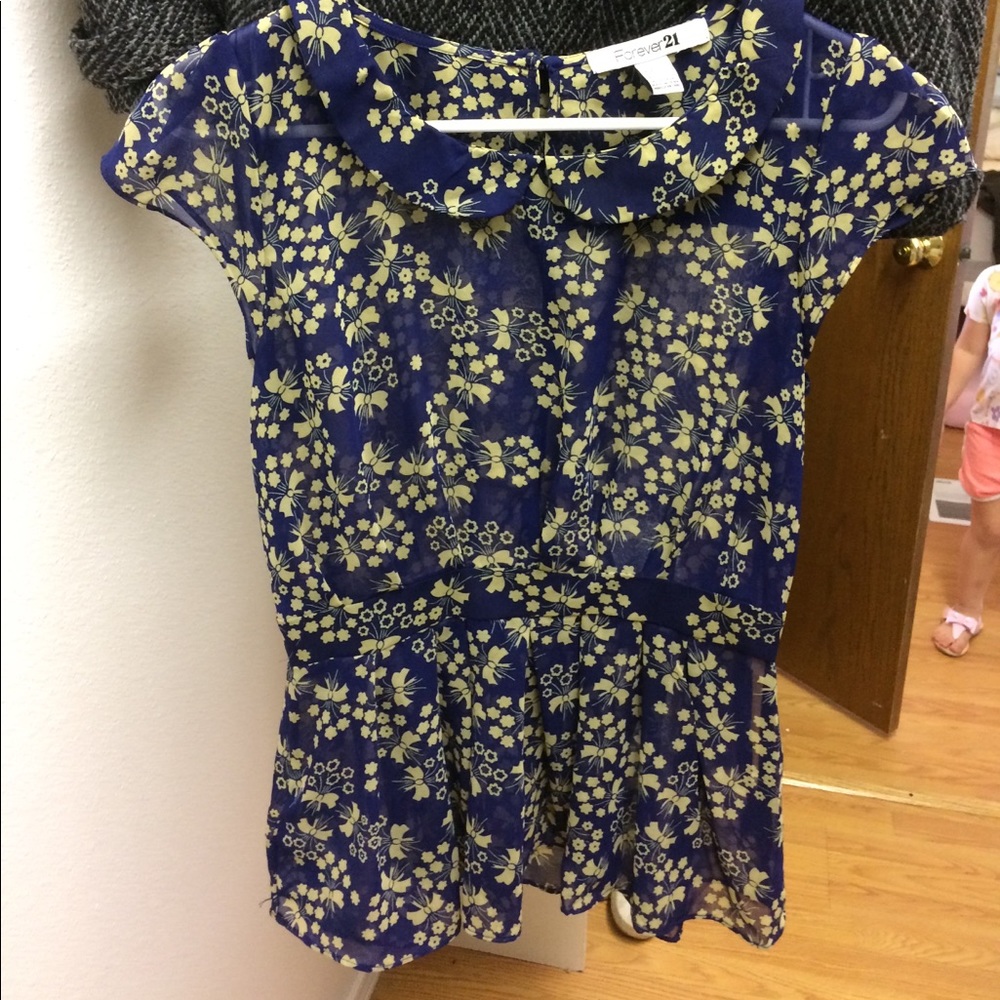 Forever 21 sheer floral top with side zip