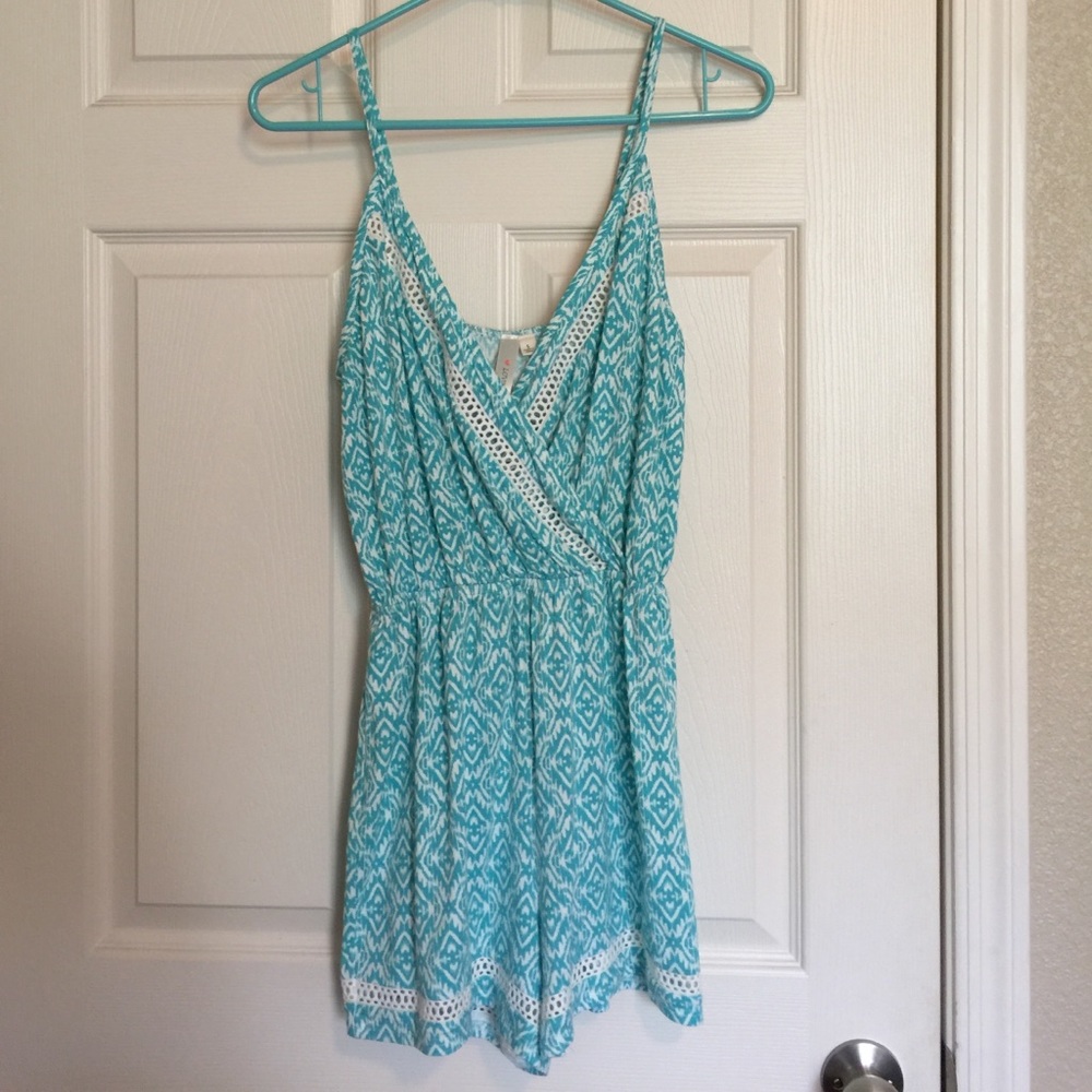 🎉HP🎉{Love Zoe} NWOT romper