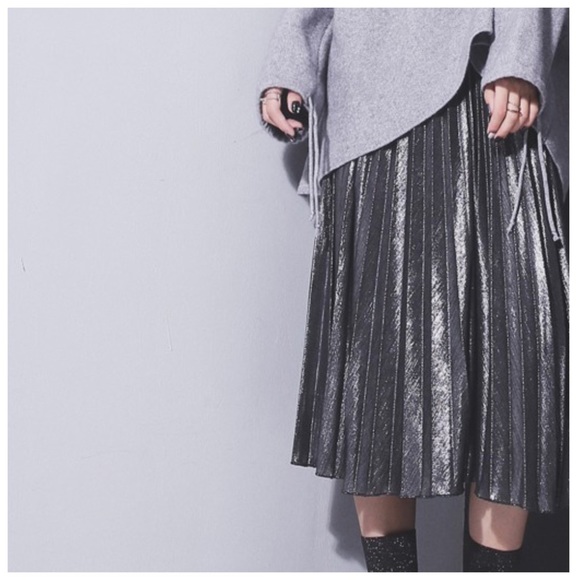 Metallic Gunmetal Knife Pleat Silver Skirt - Picture 2 of 4