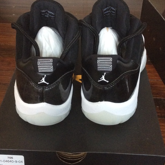 Men's Air Jordan's 11 Retro - Picture 3 of 3