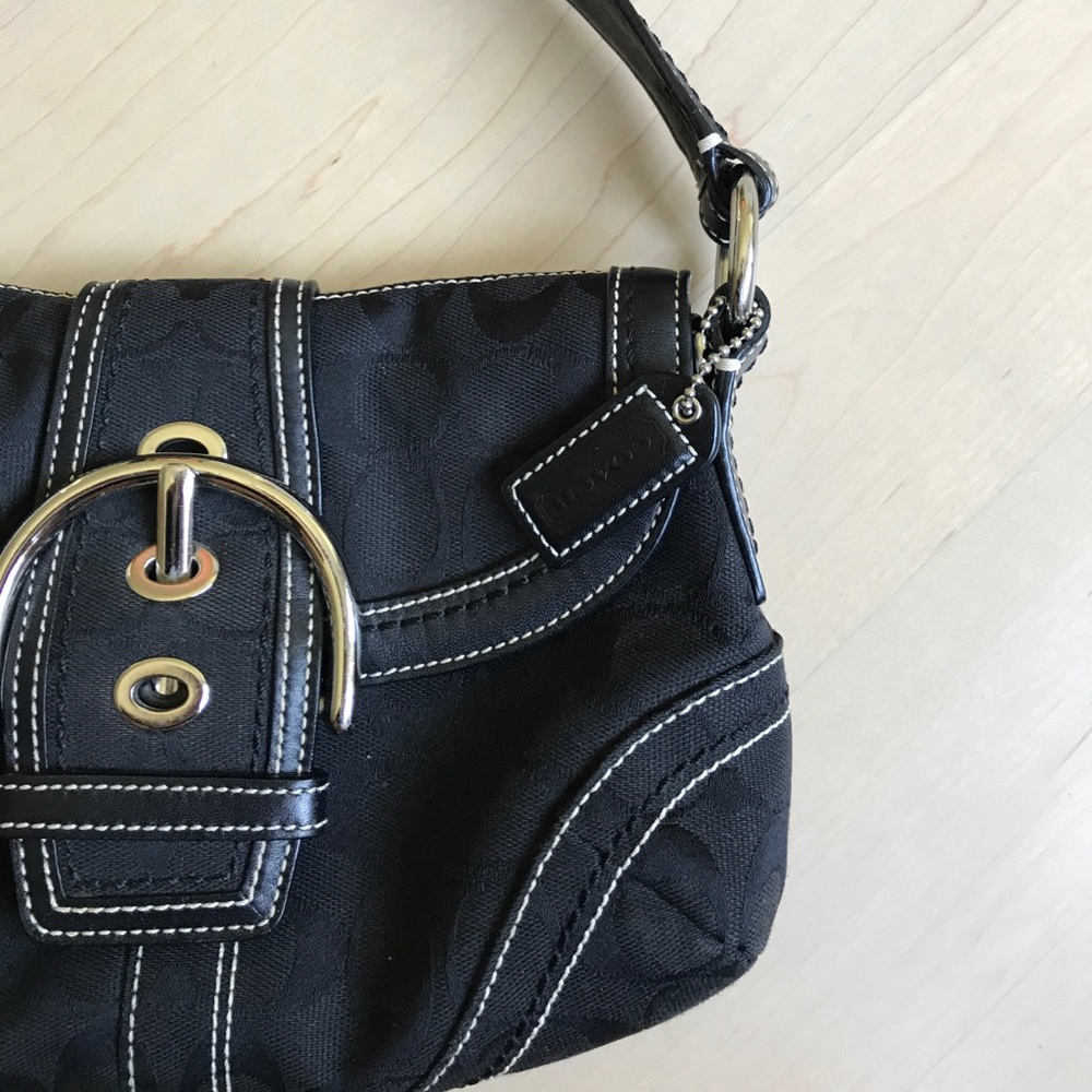 Coach small shoulder bag๐ - Picture 2 of 5