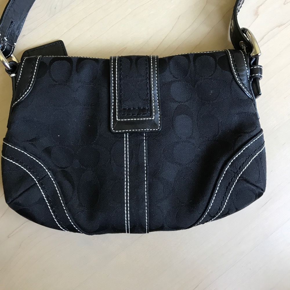 Coach small shoulder bag๐ - Picture 3 of 5
