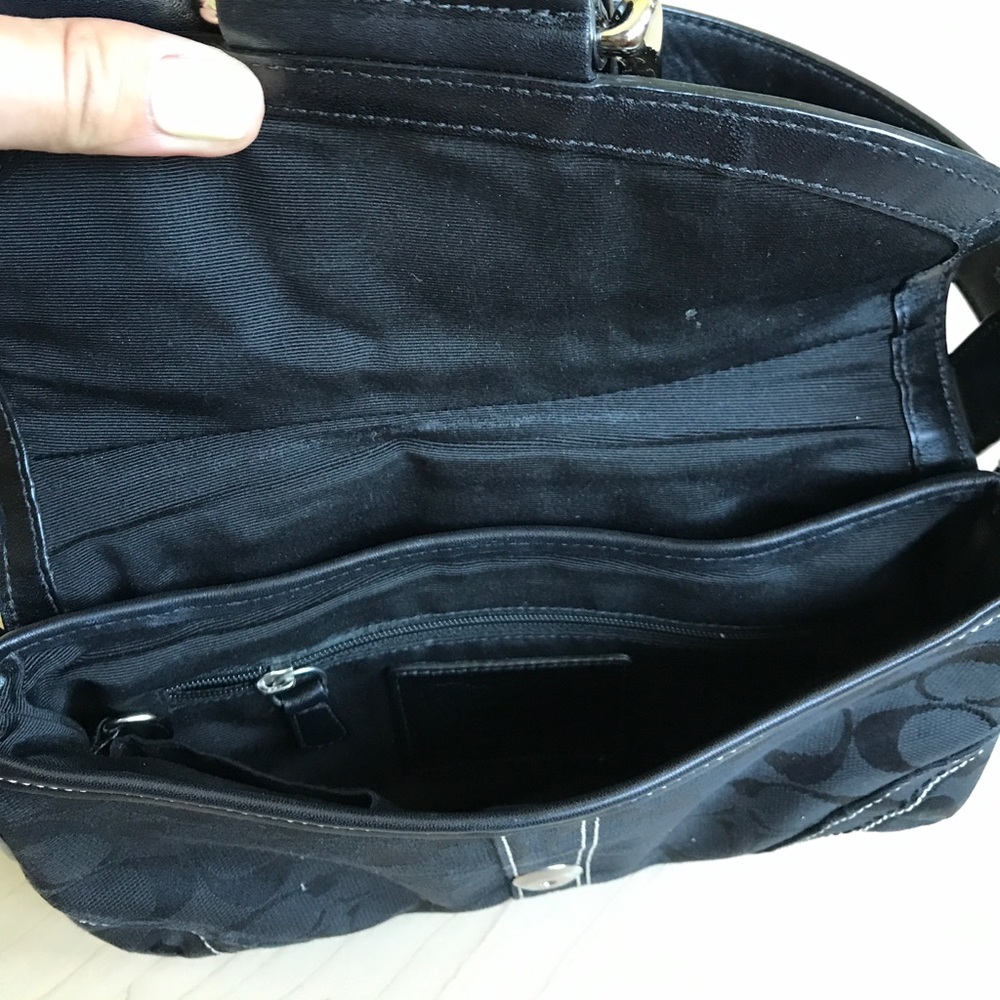 Coach small shoulder bag๐ - Picture 5 of 5