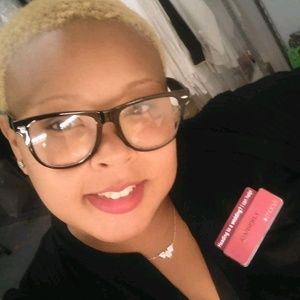 Meet your Posher, Kimberly