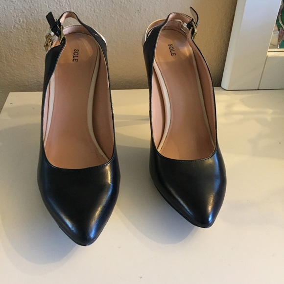 Black pumps - Picture 2 of 6