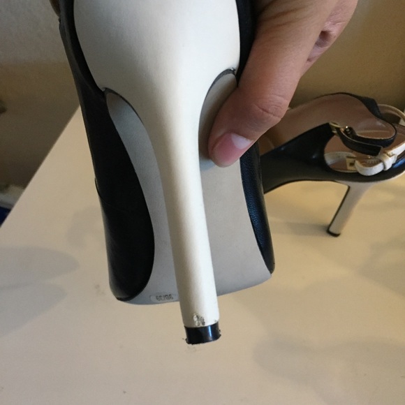 Black pumps - Picture 6 of 6