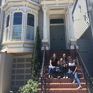 Meet your Posher, Arielle