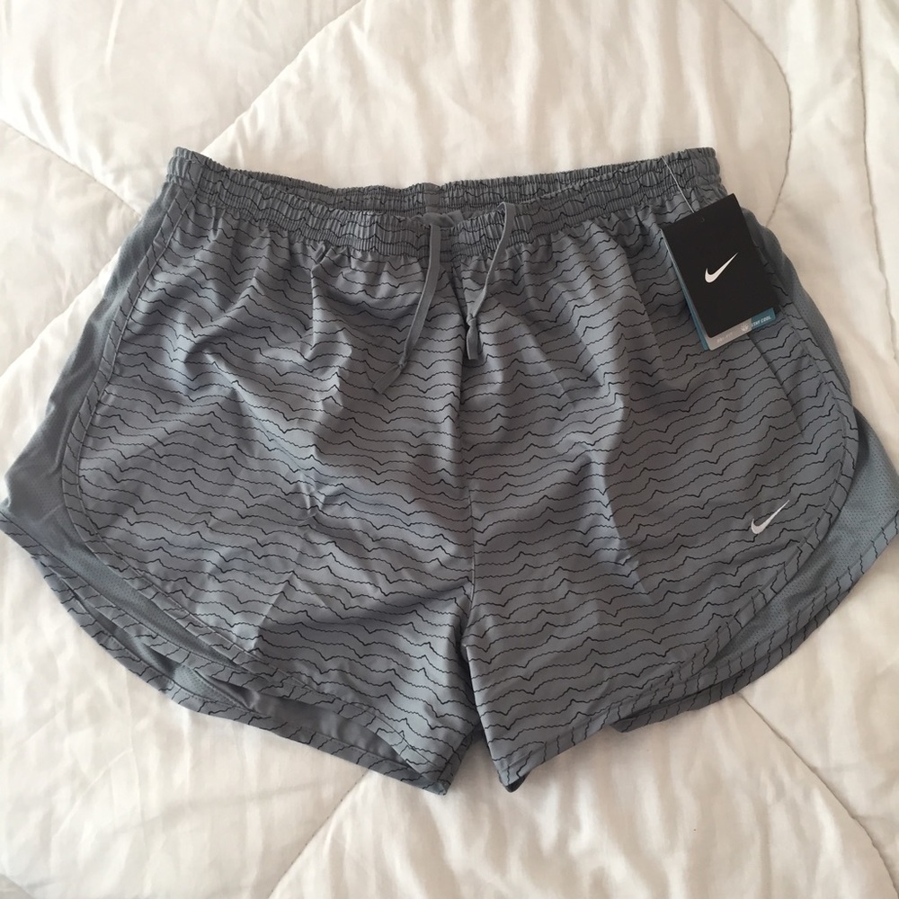 NWT Nike running workout shorts size XL