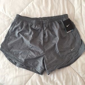 NWT Nike running workout shorts size XL
