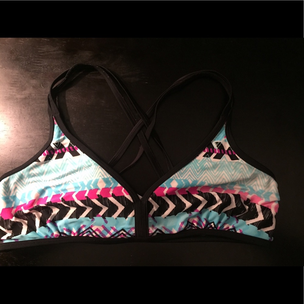 Arrow pattern girls bikini 👙 top