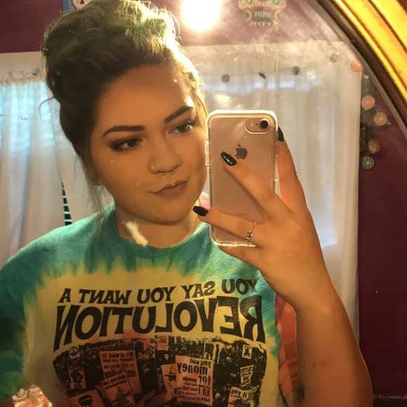 Meet your Posher, Andrea - Picture 1 of 1