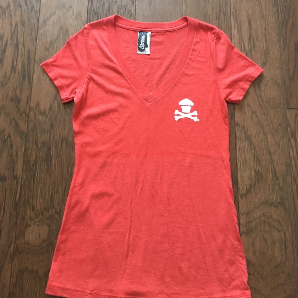 Women's Johnny Cupcakes ta Hirt