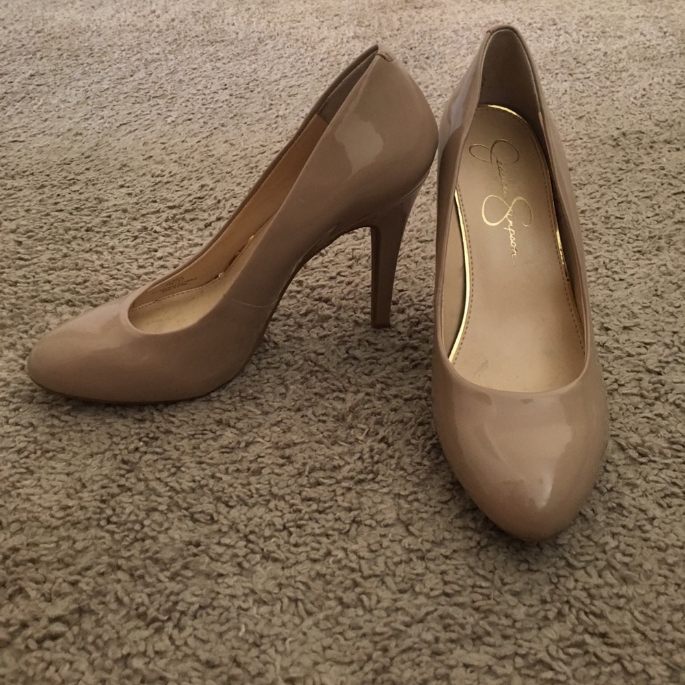 Beige heals