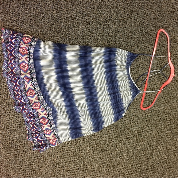 Cute patterned dress - Picture 1 of 2