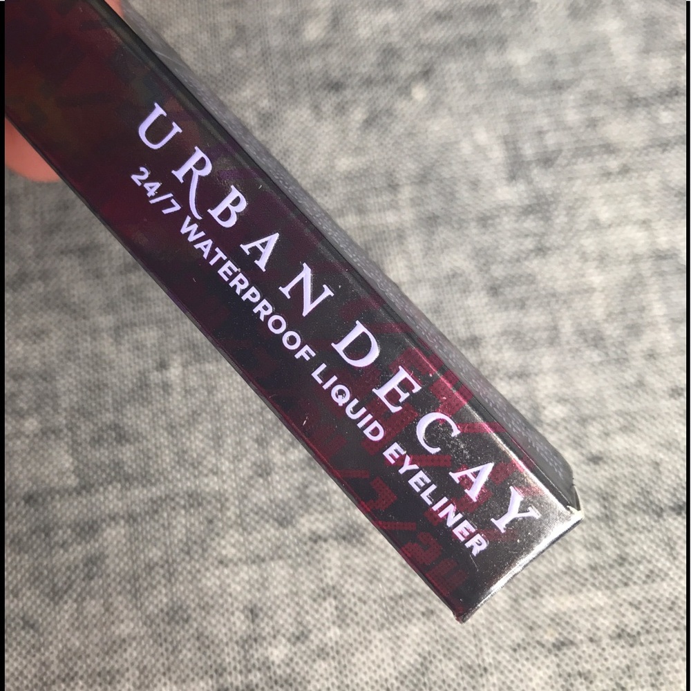 URBAN DECAY 24/7 WATERPROOF LIQUID EYELINER