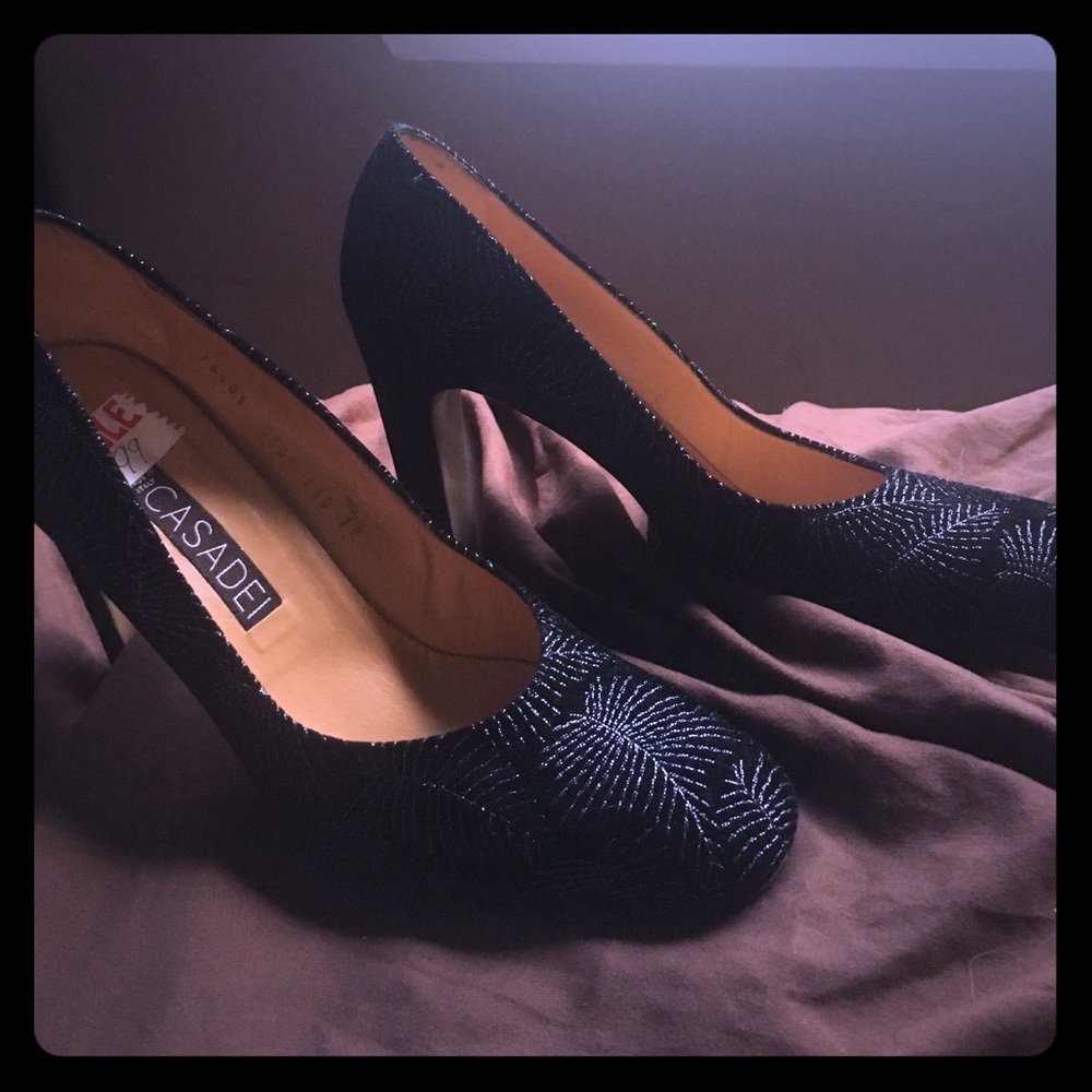 Black sexy suede pumps