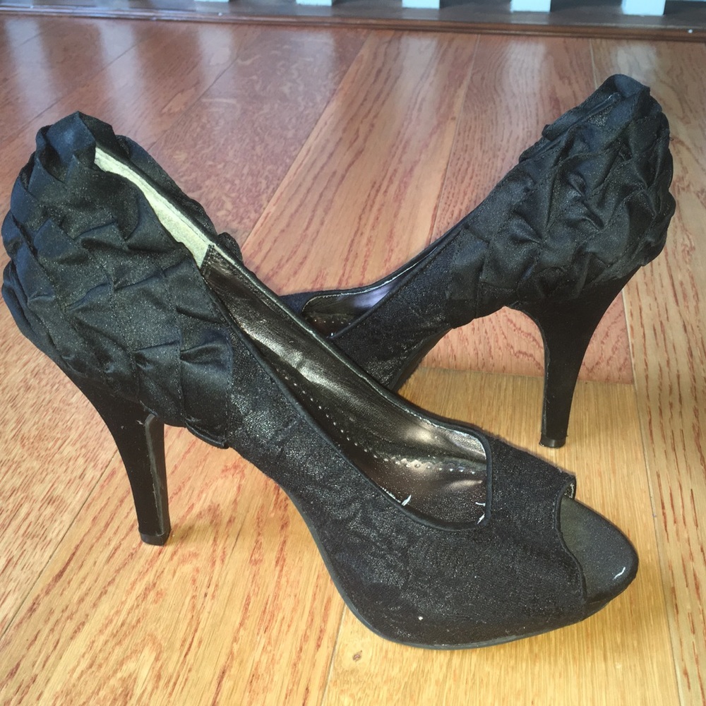 Lulu Townsend Sz 8 1/2 Black Lace Open Toe Heels