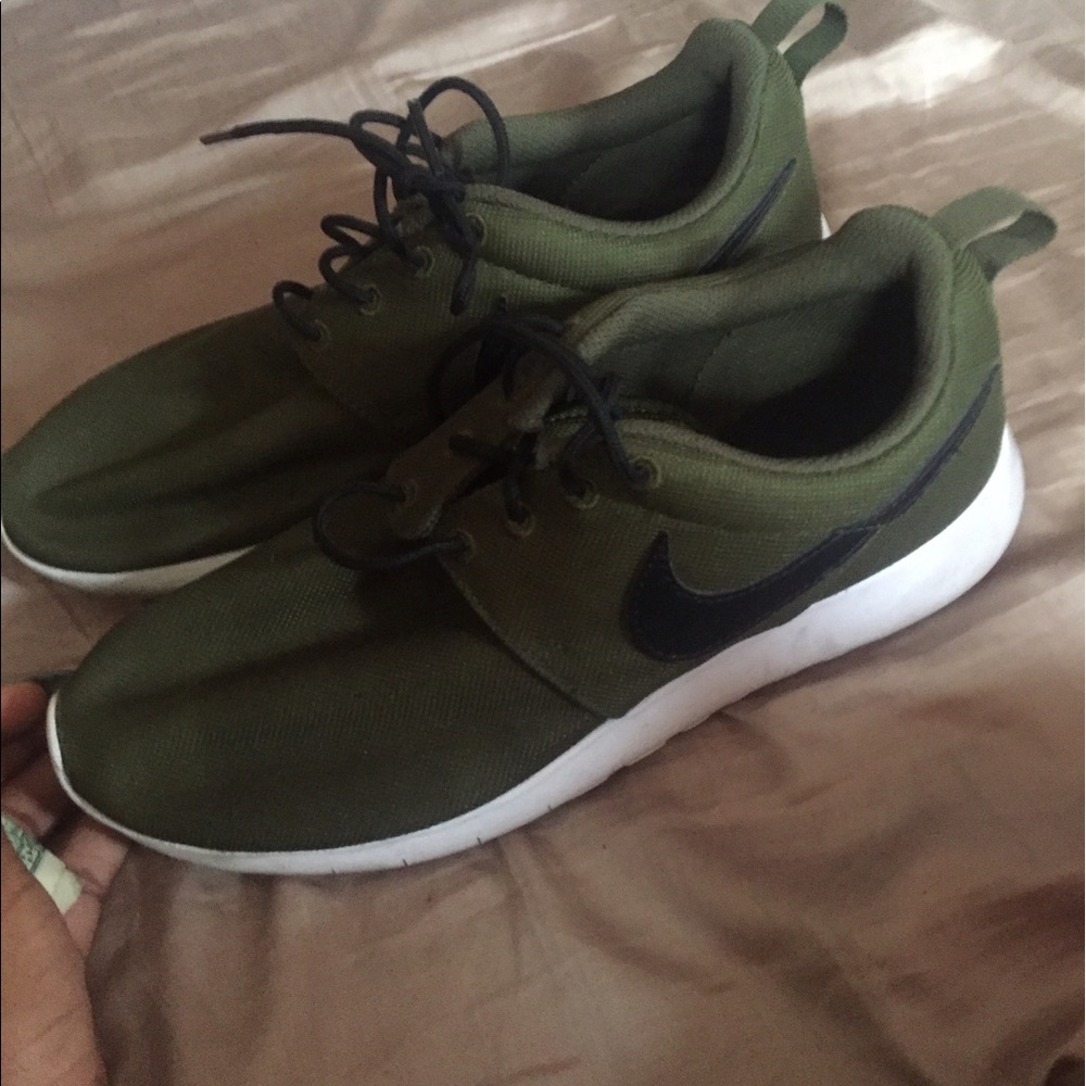 Green roshe nikes