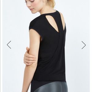 Koral xs bnwt click crop top Retail: $95