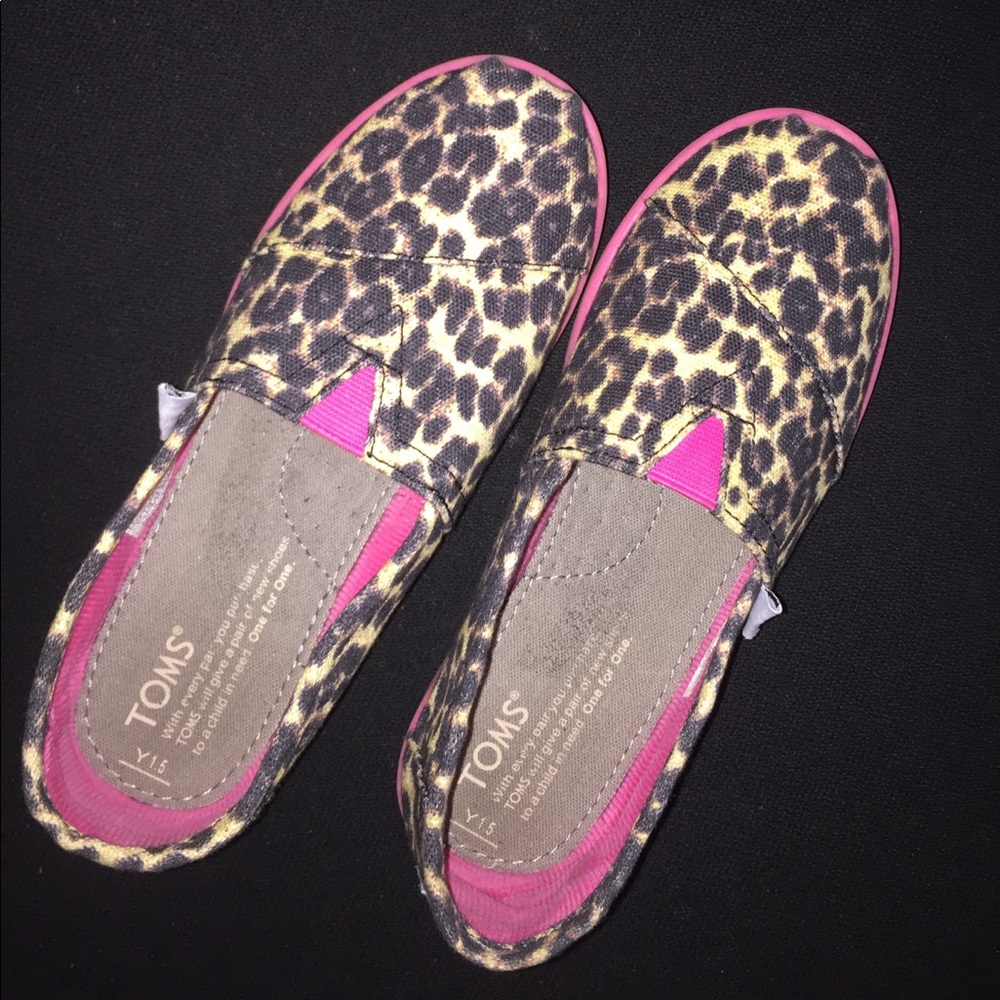 Cheetah and pink toms, worn once, size youth 5