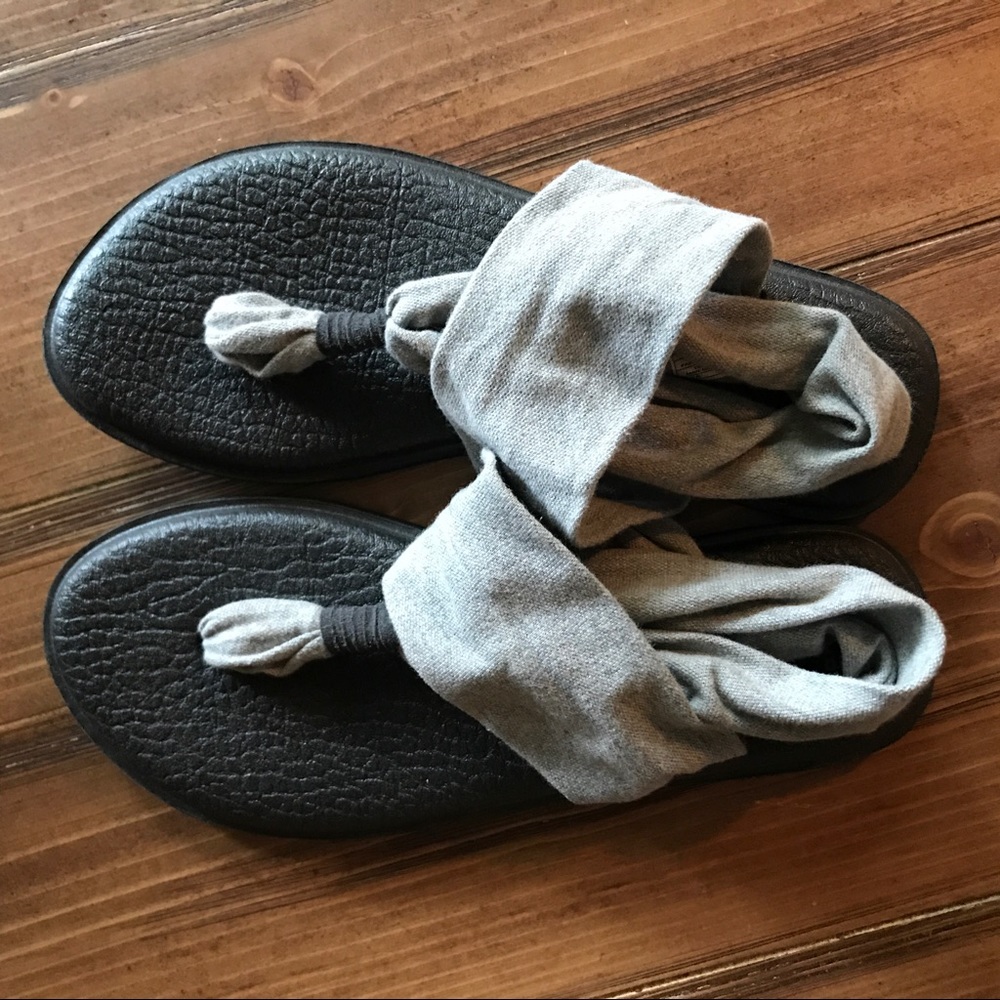 sanuk thong, yoga mat sandals