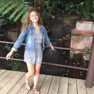 Meet your Posher, Joia