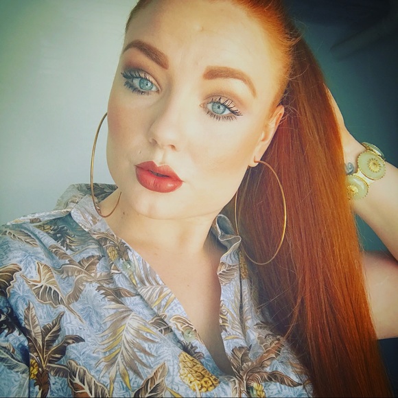 Meet your Posher, Haley - Picture 2 of 5