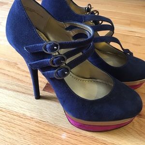 Platinum bp velour shoes size 6