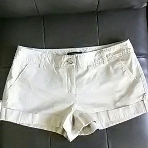 Cute Khaki Shorts!